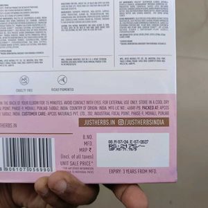 JUST HERBS MAKEUP ESSENTIALS GLAM BOX