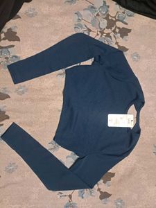 Blue Long Sleeve top for gym