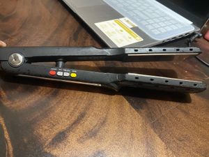 Ikonic Professional Pro Salon Hair Straightner