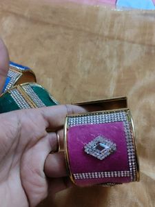3 Diamond Studded Openable Bracelet
