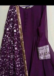 New/Unused Heavy Flared Embroidered Gown Set