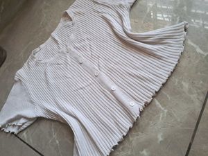 Cute White Button Up Top 🐼🤍