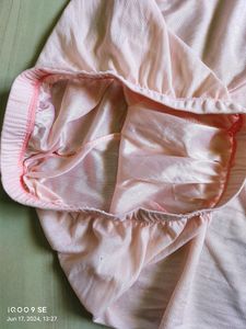 🎉Pink And Gold Color Leggings For Sale. Not Used?