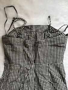 Gingham Jumpsuit - Trendy &amp; Chic