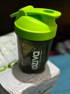 Oziva Shaker Green Top, 300ml