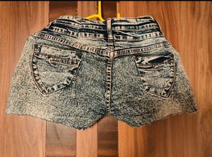 Blue Denim Shorts(Women)