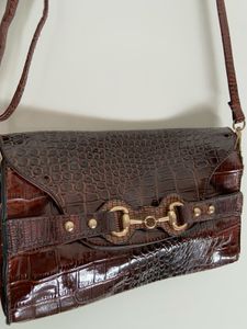 faux-crocodile leather n Horsebit buckle Sling