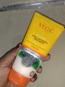 VLCC Anti Tan Face Wash