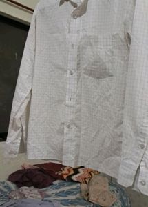 Check  Shirt  White. Full Sleeve.