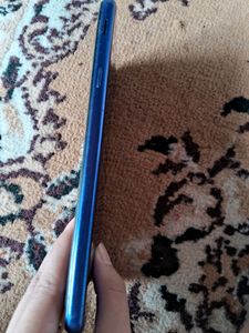 Samsung galaxy j24 phone