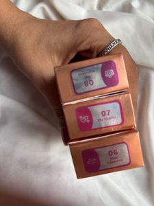 Pilgrim Glitter Lipstick For Women 4.2gm