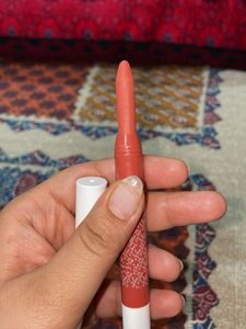 Kay beauty matteini Matte Lip Crayon