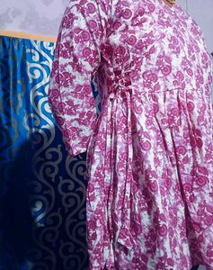 Pink And White Women&#39;s Top