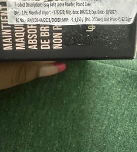 Huda Beauty &#34;Pound Cake&#34; Loose Setting Powder