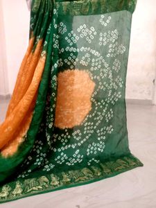 Jamnagiri Bandhani