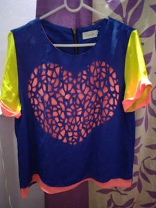 Eliva H Colorblock Heart Top