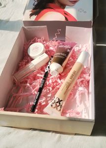 Just Herbs Makeup Kit Includes Strobe Cream Etc