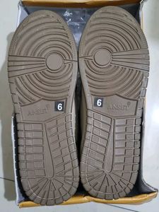 Jordan Low Top Sneakers