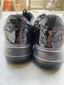 Lightly Worn Casual Sneakers – Like New!