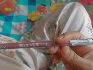 Red blooming 21 ( HR 2009)+ Mars lip liner