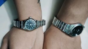 TITAN Couple Watch