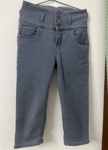 Grey High-Waisted Capri Jeans