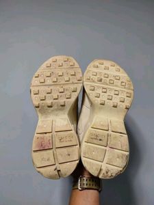 Authentic Gucci Rhyton Logo Sneakers 40 Euro
