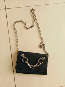 Black Chain Details Sling Bag