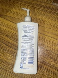 St Ives Hydrating Hydrantate Body Lotion