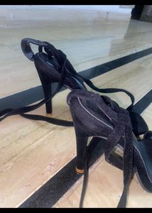 Just For Today!! 🌸🌸SALE🌺🌺Sexy Black Heels