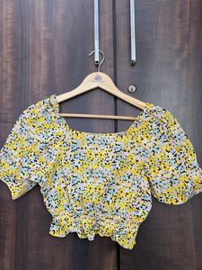 Floral Crop Top - Trendy & Cute