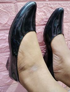 Black  Flat Bellie