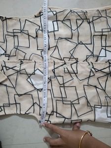 Geometric Sleeveless Button-Up