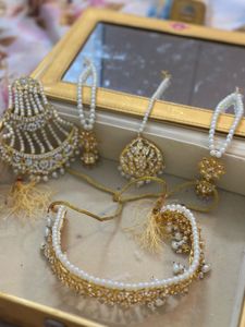 Elegant Gold Jewelry Set