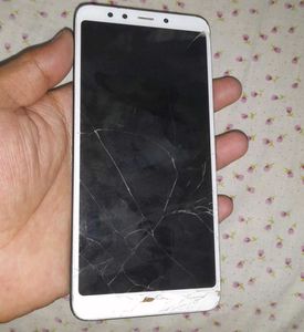 REAL ME 7 AND REDMI 5