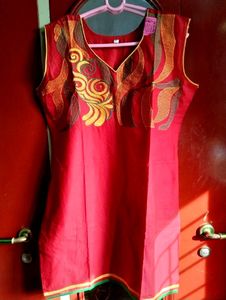 Red Sleeveless New Kurti