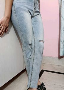 Straight Fit Jean With Knee Cut