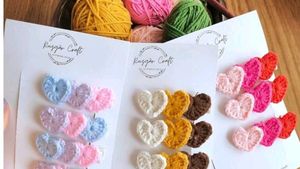 Crochet Flower Hair Clips Set Of 2
