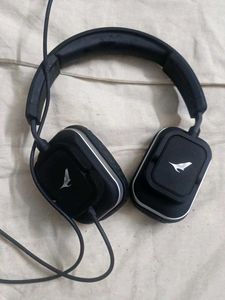 Black Wireless Headphones