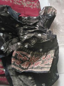 Maroon Saree With Beautiful Black And Golden Pallu