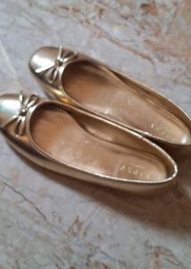 Elegant Gold Ballet Flats - New