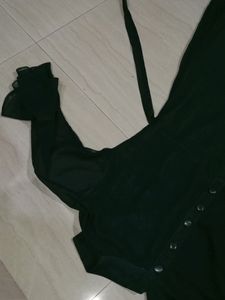 Beautiful Classic Dark Green  Net Sleeves Gown