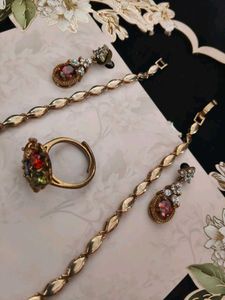 Jewellery Set: Necklace, Earrings, Ring