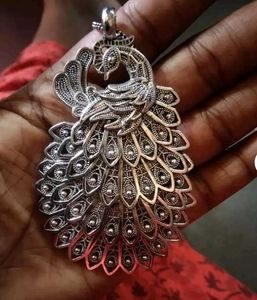 Silver Tone Necklace