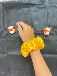 Pure satin scrunchies🎀