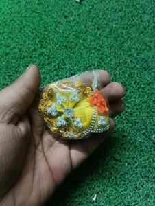 Laddu Gopal mukut