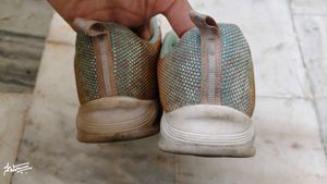 Light Shoes