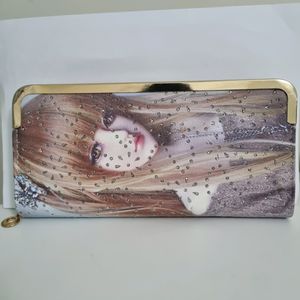 Ruff Brand - Ladies Wallet/Clutch - Stylish Design