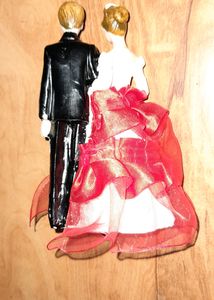 Bride And Groom Statue