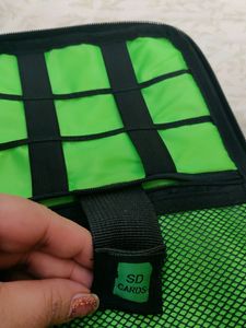 GADGET ORGANIZER  WITH 16 SLOTS